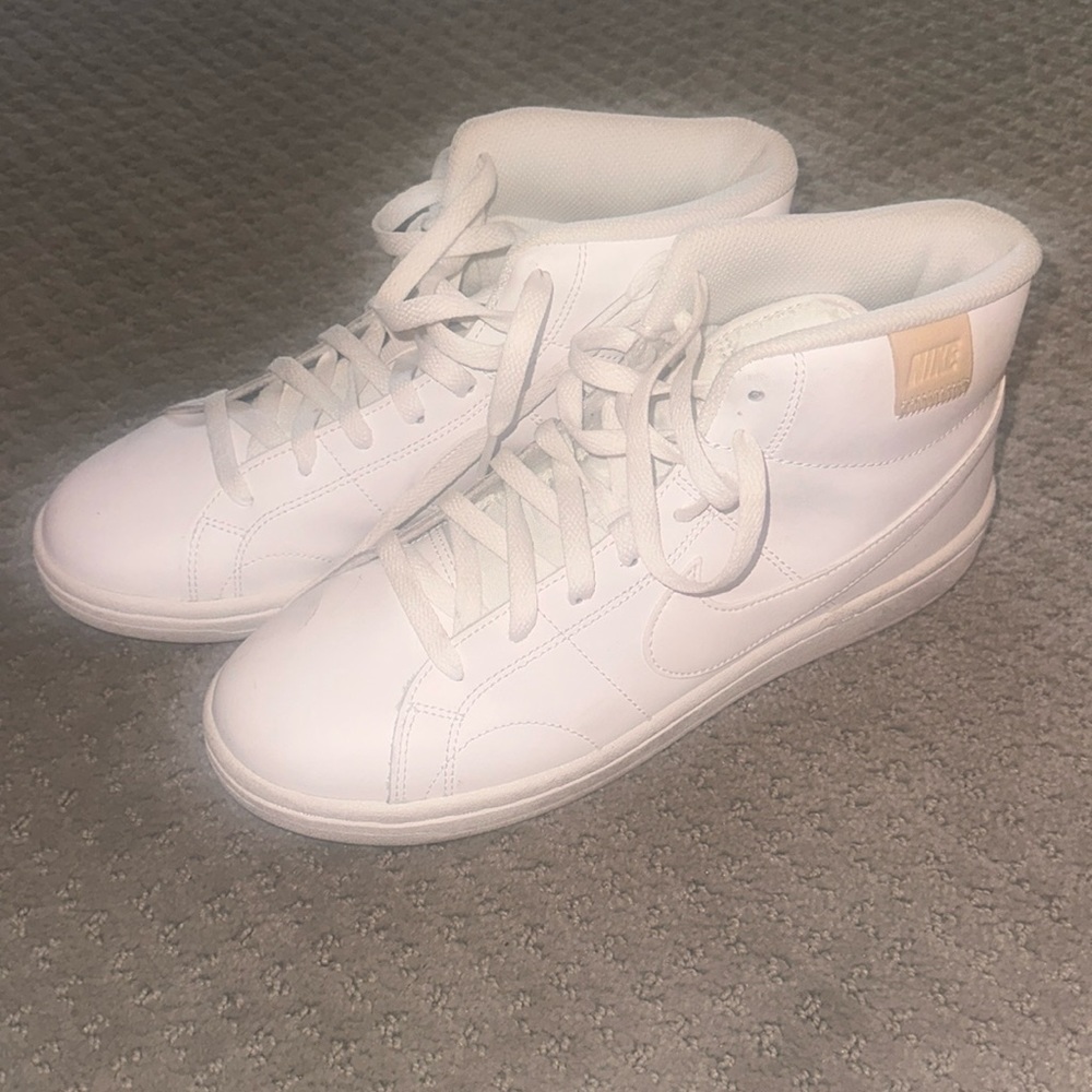 White nike blazers
